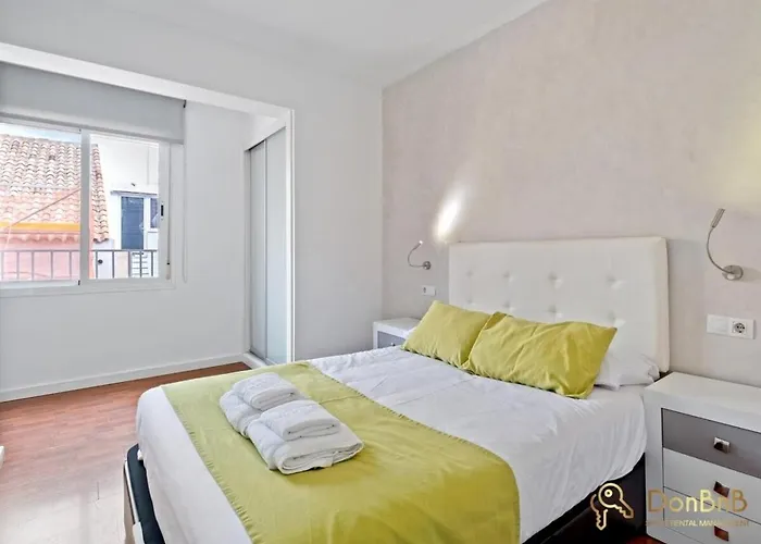 Flat With Balcony Daire Málaga