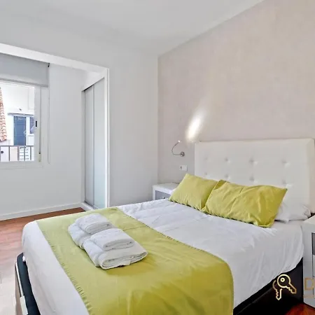 Flat With Balcony Appartement Málaga