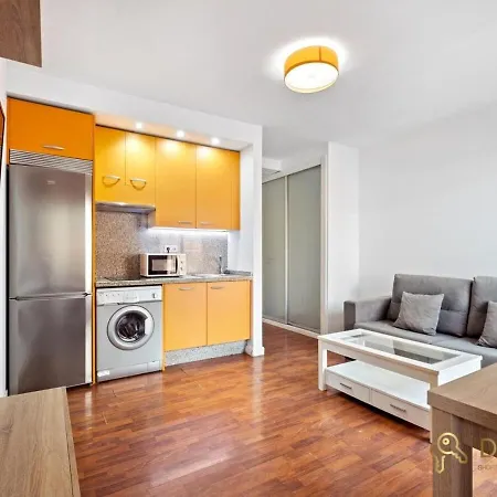 Flat With Balcony Appartement *