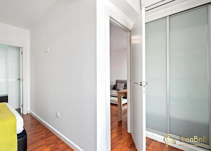 Flat With Balcony Μάλαγα